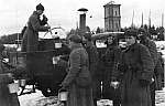 Обед на привале на финской территории. 30.11.1939 г.